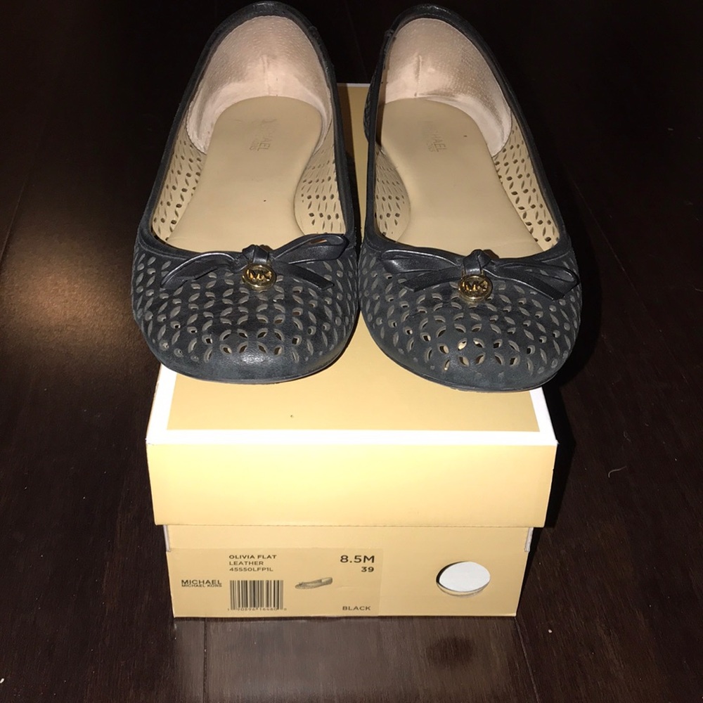 Michael Kors Olivia Black cutout flat